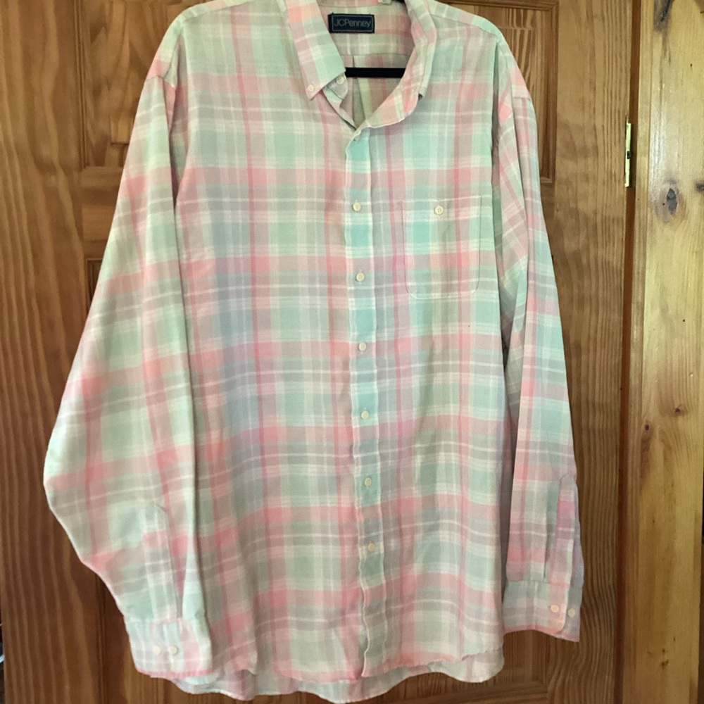 JCPenney Vintage Pink and Green Casual Button Down Shirt long sleeves